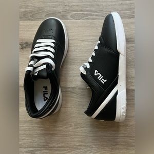 Women’s Black Fila shoes size 8, Fila shoes women